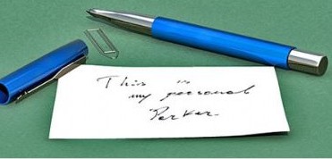 Eine Kombination von Stift und Papier, Schreibwaren
