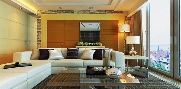 Wohnzimmer mit raumhohen Fenstern
