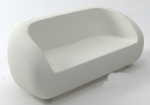 Fashion model alle weißen Sofa